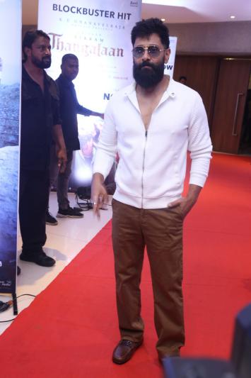 chiyan-vikram-stills-2-6.jpg