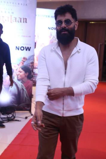 chiyan-vikram-stills-2-8.jpg