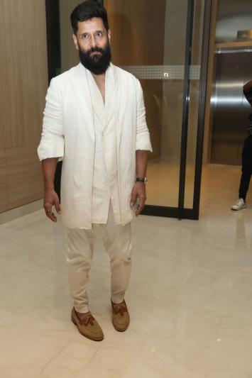 chiyan-vikram-stills-6.jpg