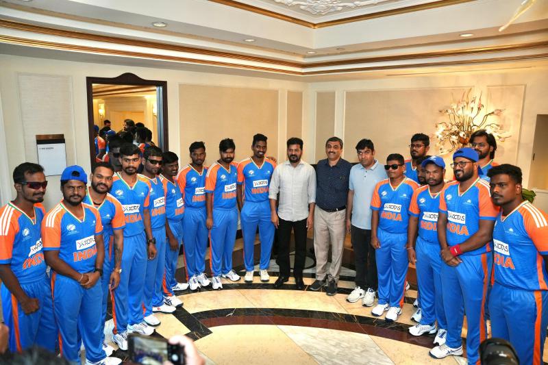 CM Revanth Reddy with Blind Cricket Players
