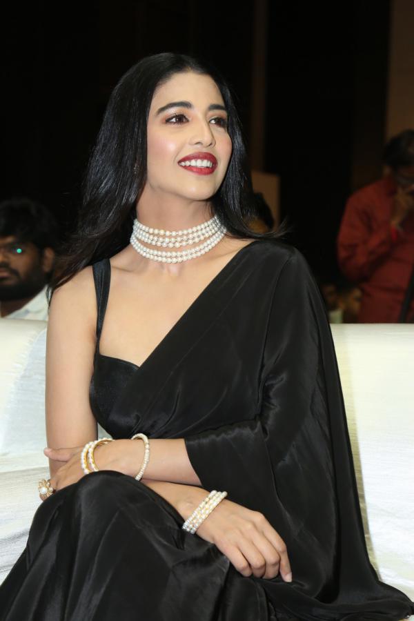 daksha-nagarkar-stills-6-12.jpg
