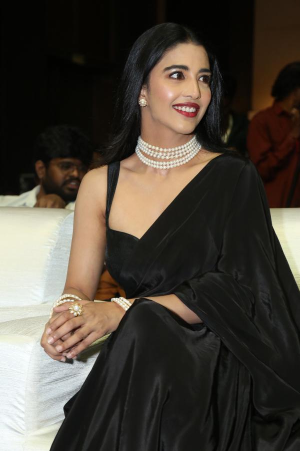 daksha-nagarkar-stills-6-5.jpg