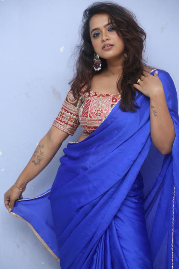 dharani-priya-stills-16.jpg