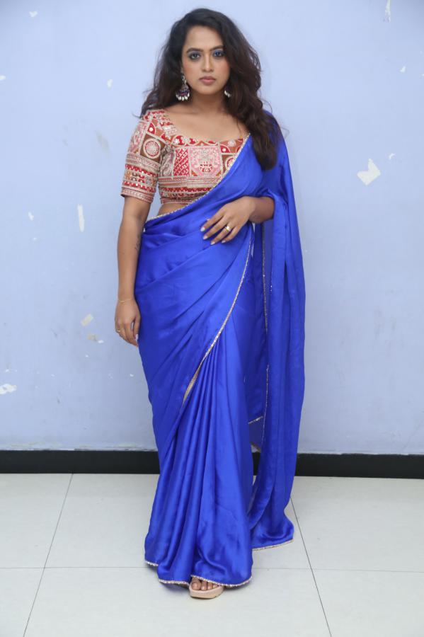 dharani-priya-stills-3.jpg