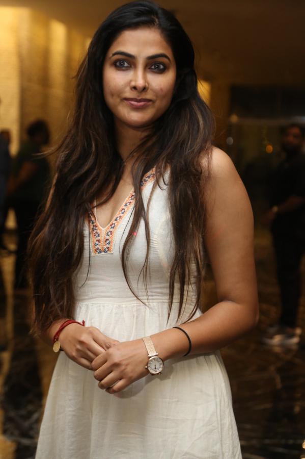 divi-vadthya-stills-6-10.jpg