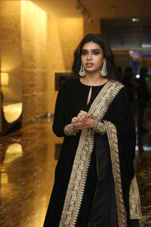 dushara-vijayan-stills-17.jpg
