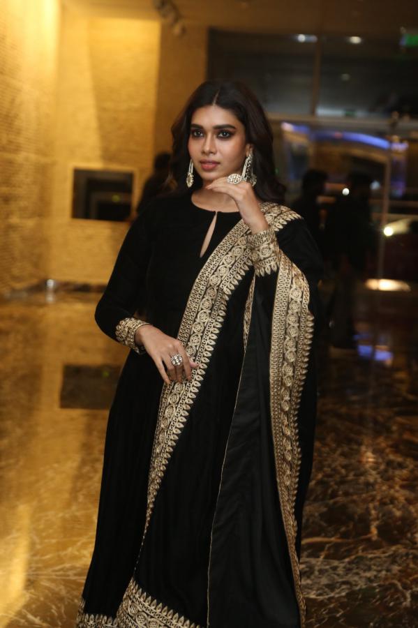 dushara-vijayan-stills-2.jpg