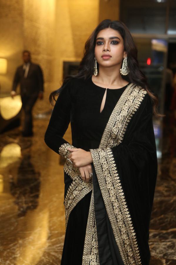 dushara-vijayan-stills-20.jpg