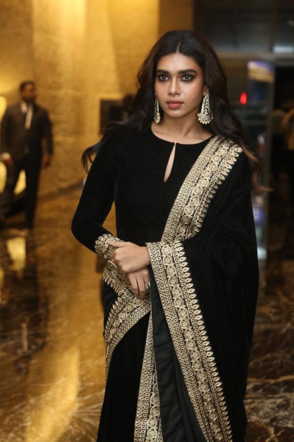 dushara-vijayan-stills-21.jpg