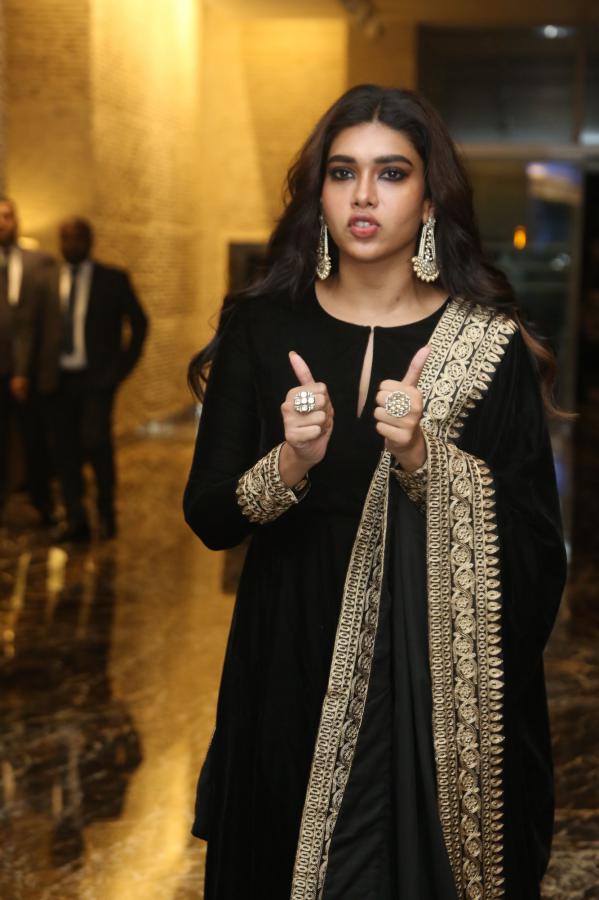 dushara-vijayan-stills-23.jpg