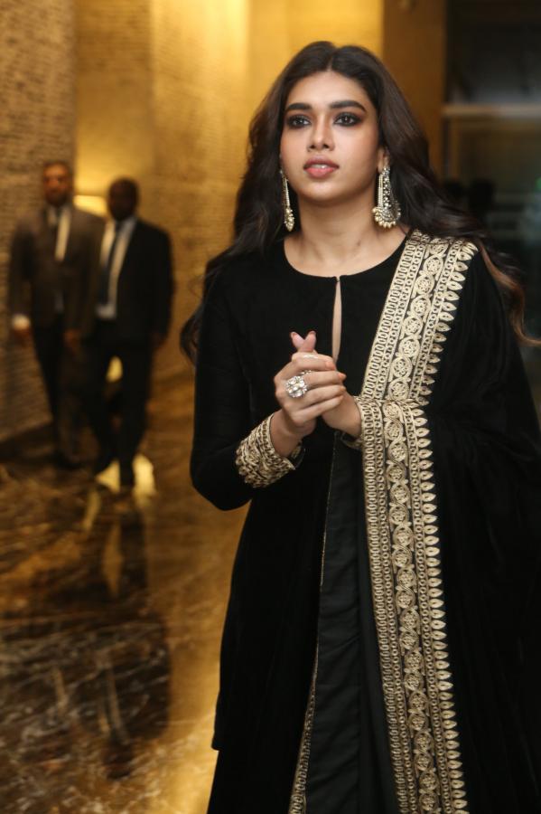 dushara-vijayan-stills-24.jpg