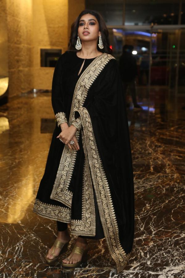dushara-vijayan-stills-4.jpg