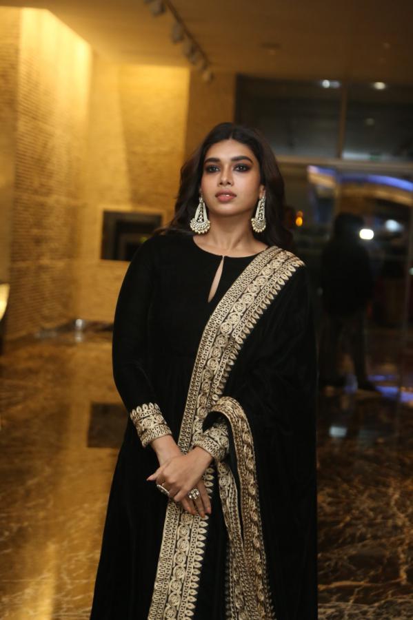 dushara-vijayan-stills-5.jpg