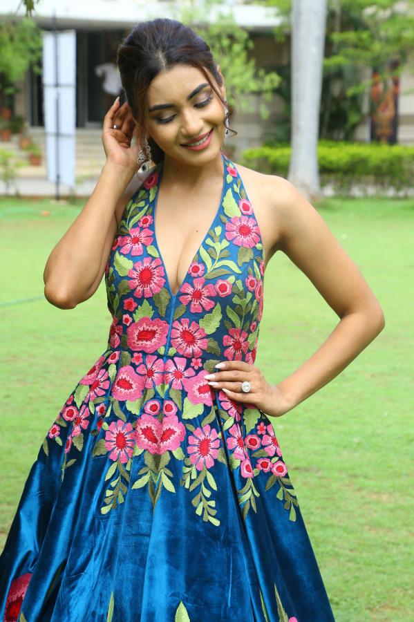 garima-chouhan-stills-4.jpg