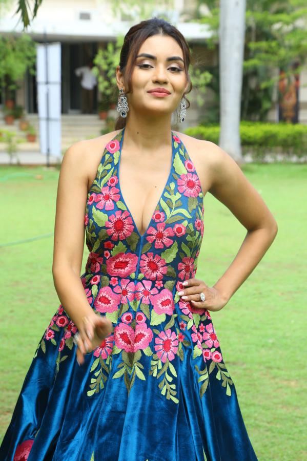 garima-chouhan-stills-5.jpg