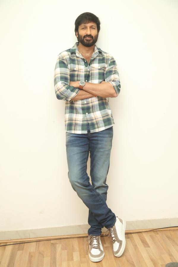 gopichand-stills-5-11.jpg