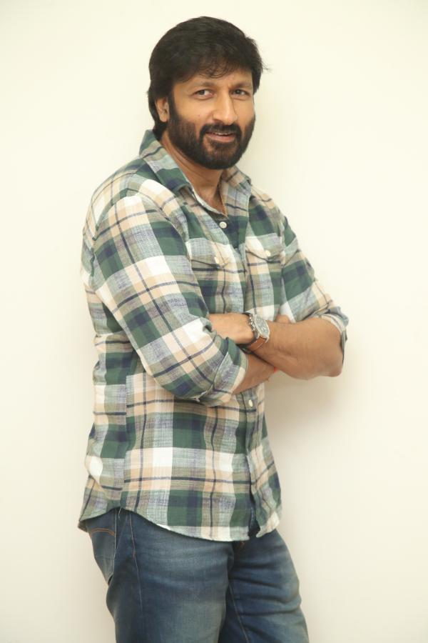 gopichand-stills-5-12.jpg