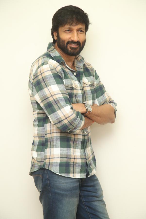 gopichand-stills-5-14.jpg