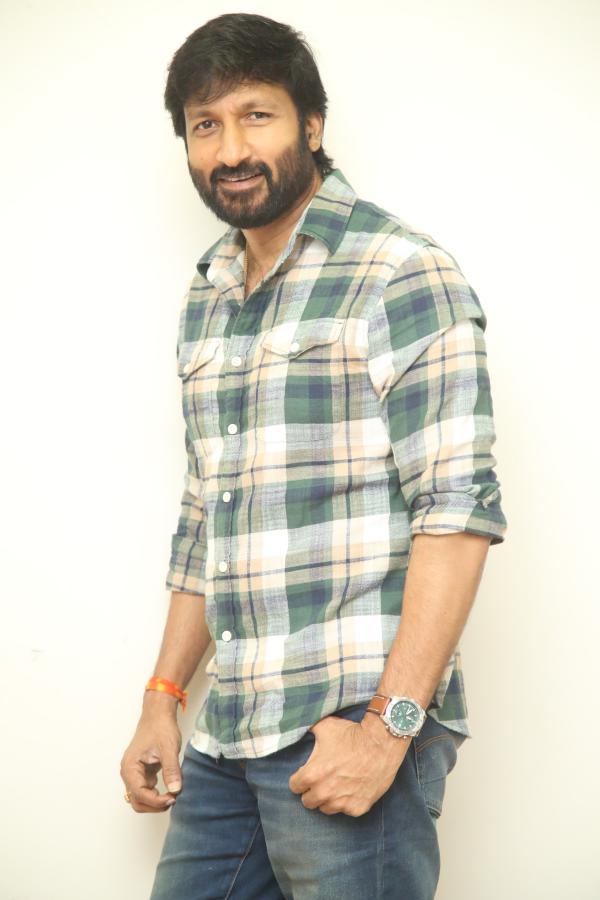 gopichand-stills-5-16.jpg