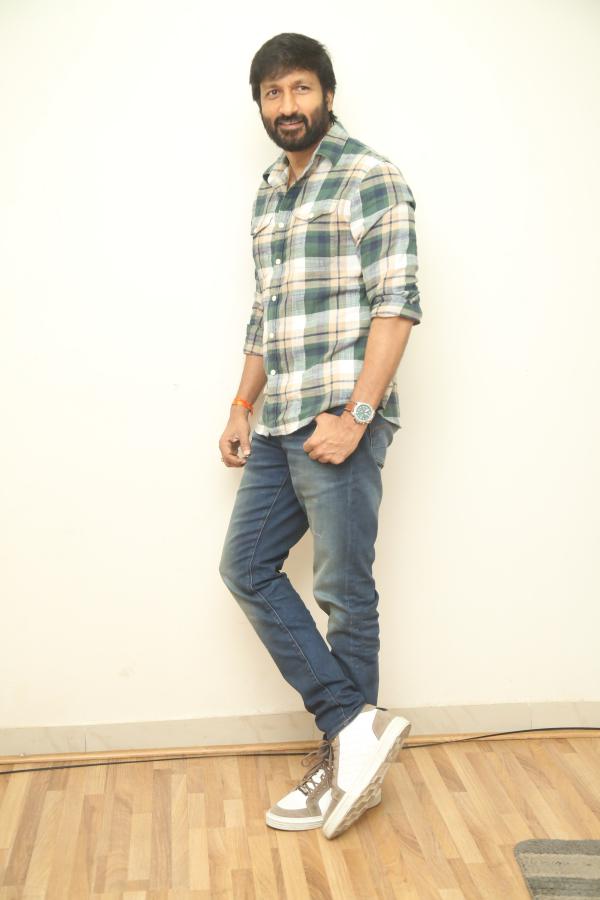 gopichand-stills-5-17.jpg