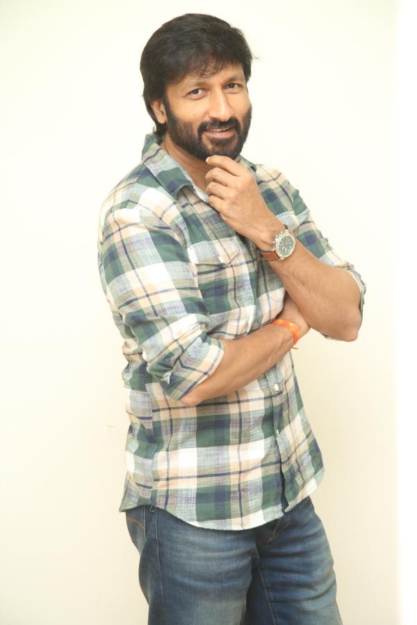 gopichand-stills-5-25.jpg