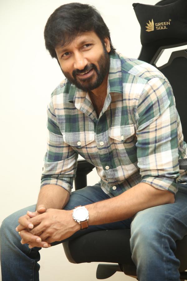 gopichand-stills-5-28.jpg