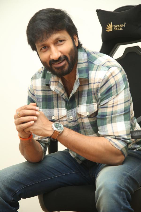 gopichand-stills-5-29.jpg