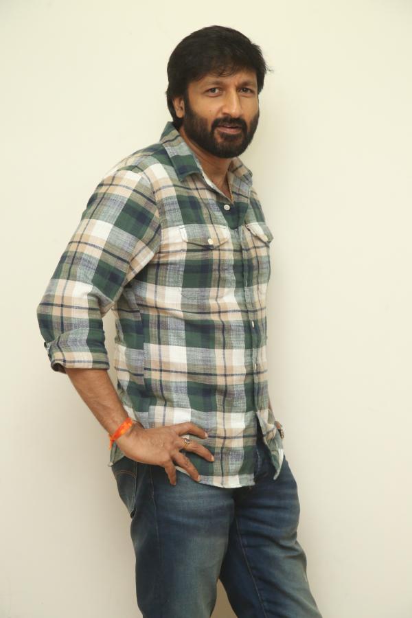 gopichand-stills-5-9.jpg