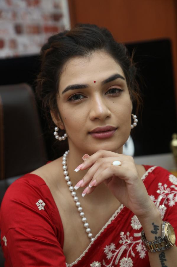 haasini-sudeer-stills-11.jpg