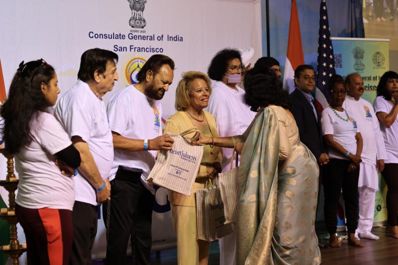 indian-consulate-san-francisco-celebration-yoga-in-fremont-12.jpg