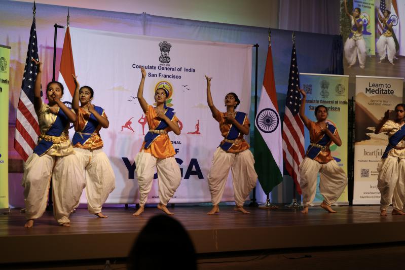 indian-consulate-san-francisco-celebration-yoga-in-fremont-16.jpg