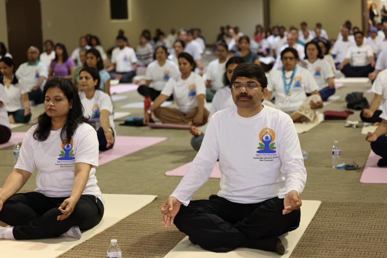 indian-consulate-san-francisco-celebration-yoga-in-fremont-20.jpg