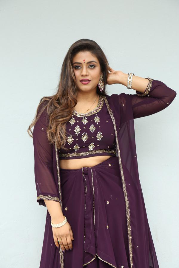iniya-stills-17.jpg