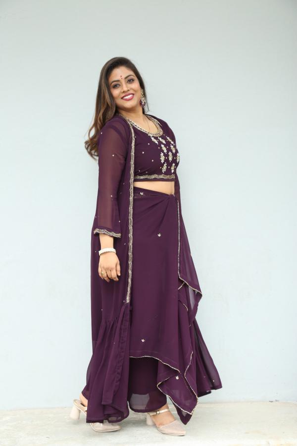 iniya-stills-19.jpg