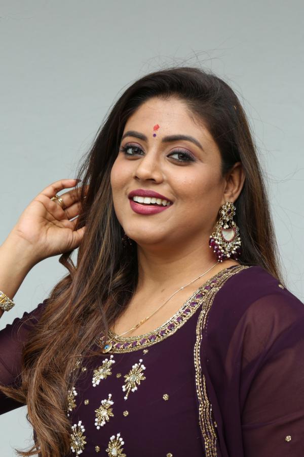 iniya-stills-3.jpg