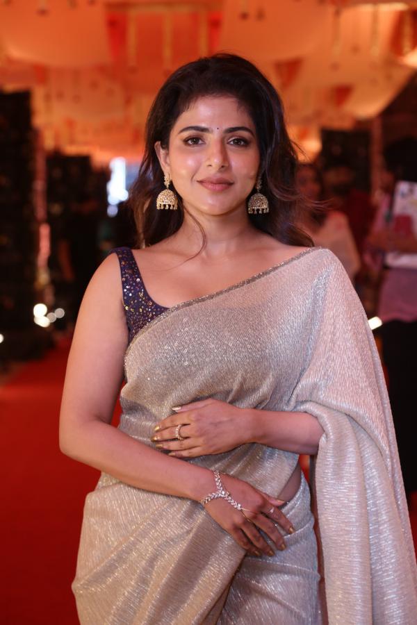 ishwarya-menon-stills-8.jpg