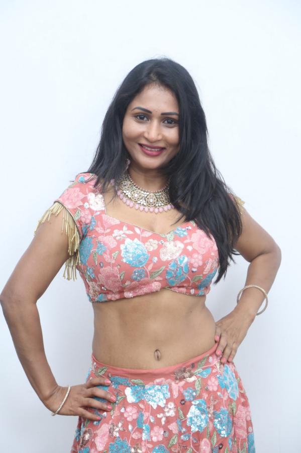 jo-sharma-stills-12.jpg