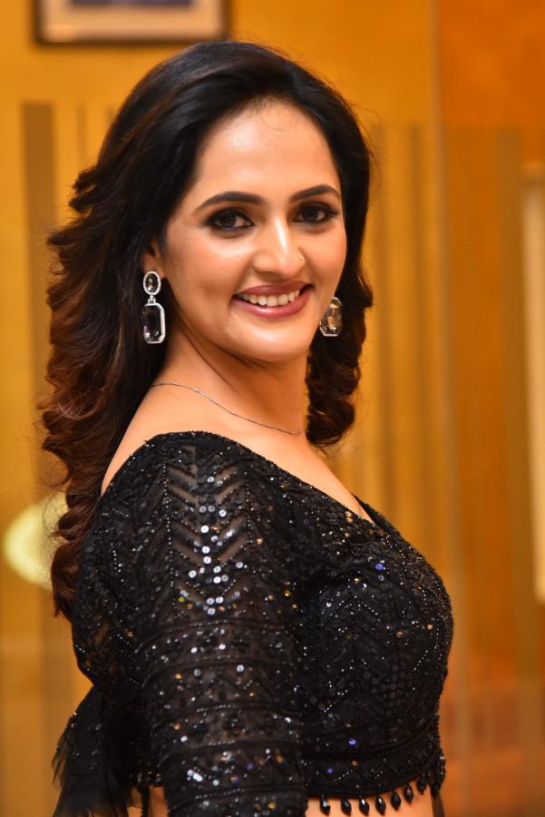 jyothi-rai-poorvaj-stills-3.jpg