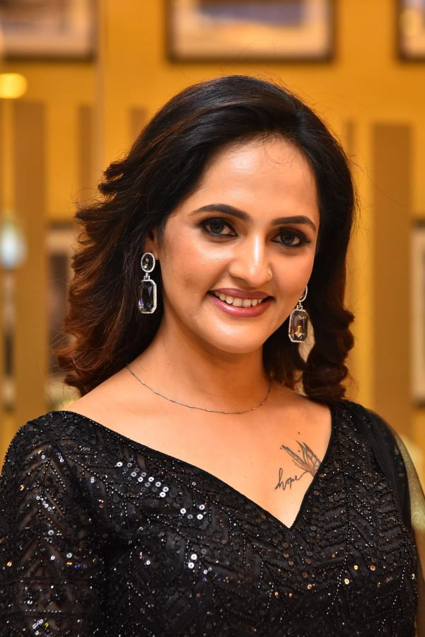jyothi-rai-poorvaj-stills-4.jpg
