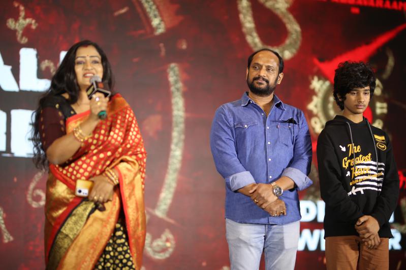 ka-movie-success-celebrations-21.jpg