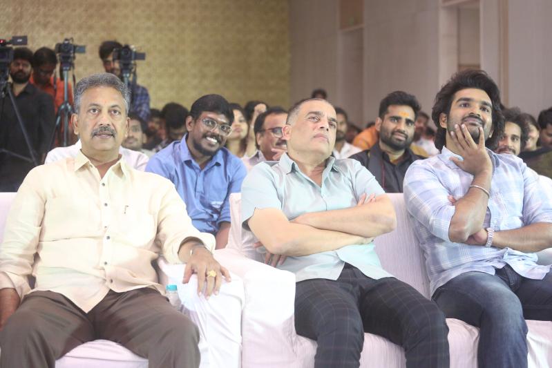 ka-movie-success-celebrations-24.jpg