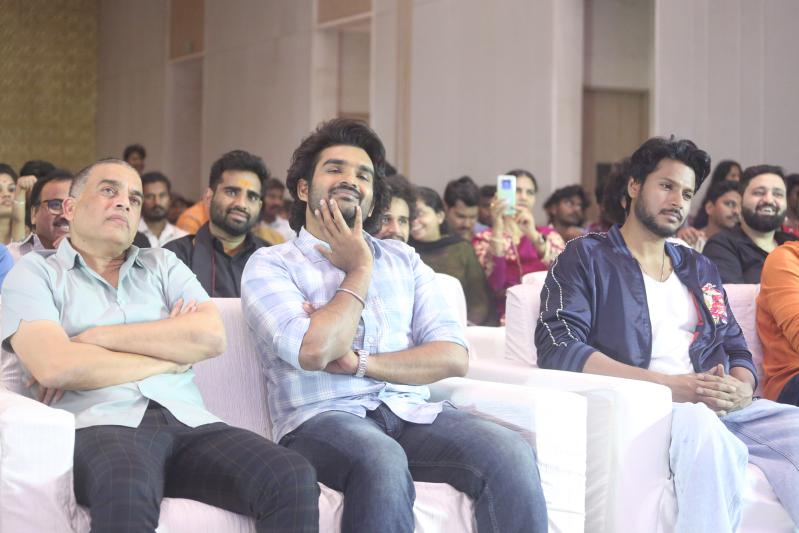 ka-movie-success-celebrations-25.jpg