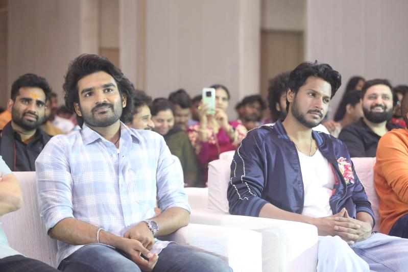 ka-movie-success-celebrations-26.jpg
