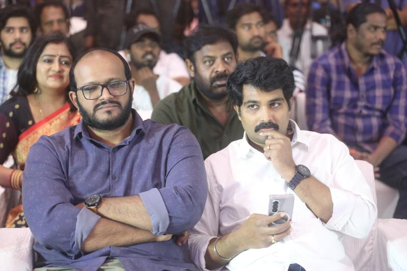 ka-movie-success-celebrations-27.jpg