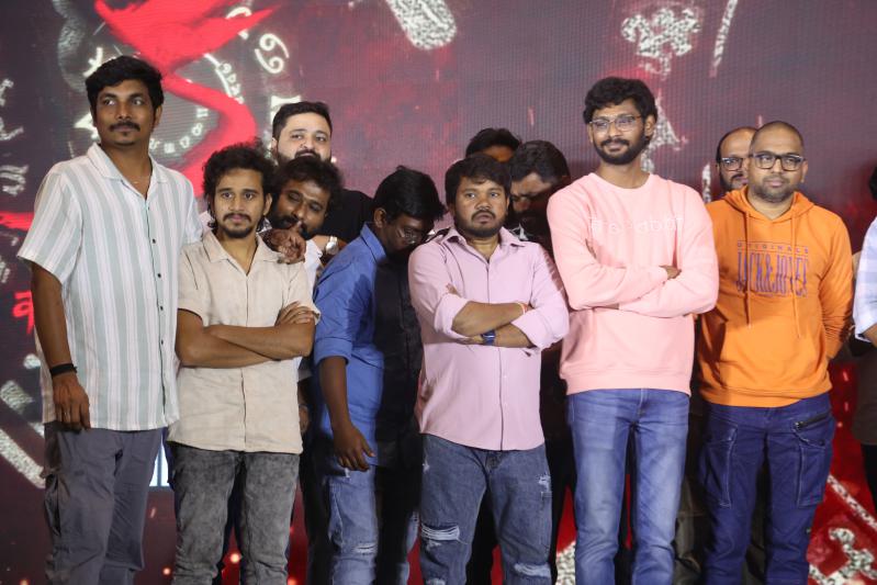 ka-movie-success-celebrations-29.jpg