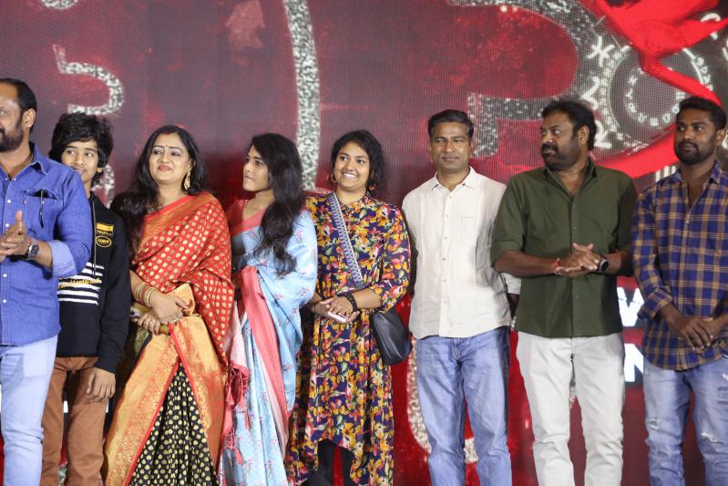 ka-movie-success-celebrations-30.jpg