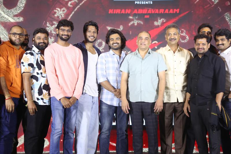 ka-movie-success-celebrations-32.jpg