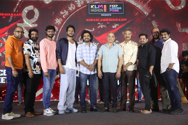 ka-movie-success-celebrations-5.jpg