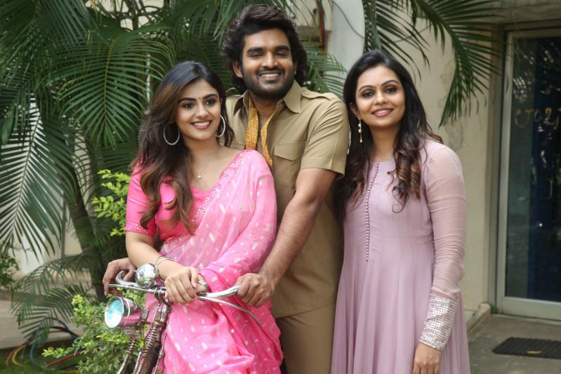 ka-movie-trailer-launch-2.jpg