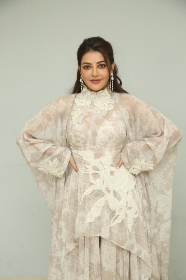 kajal-agarwal-stills-4-10.jpg
